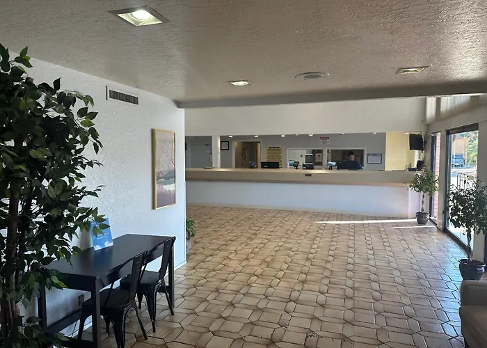 Premier Metro Inn Phoenix