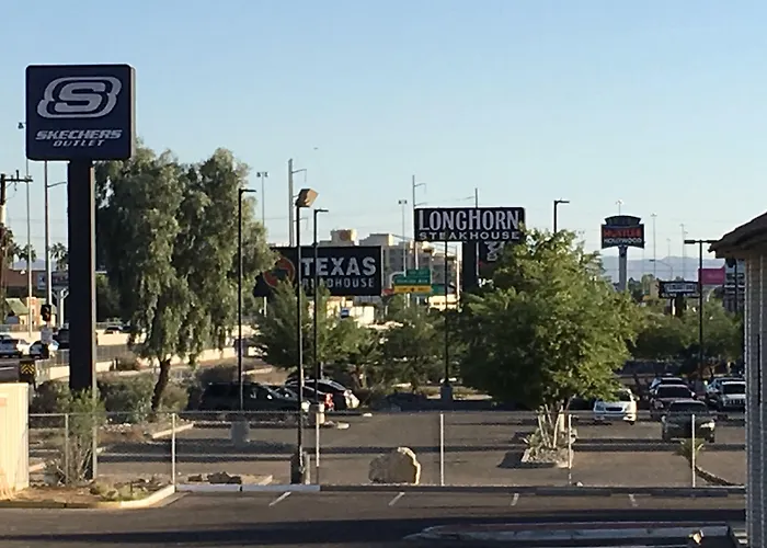 Premier Metro Inn 2*