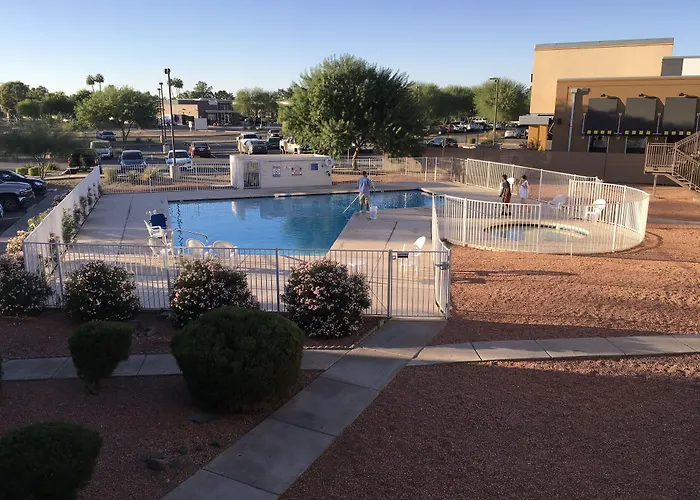 Premier Metro Inn 2*