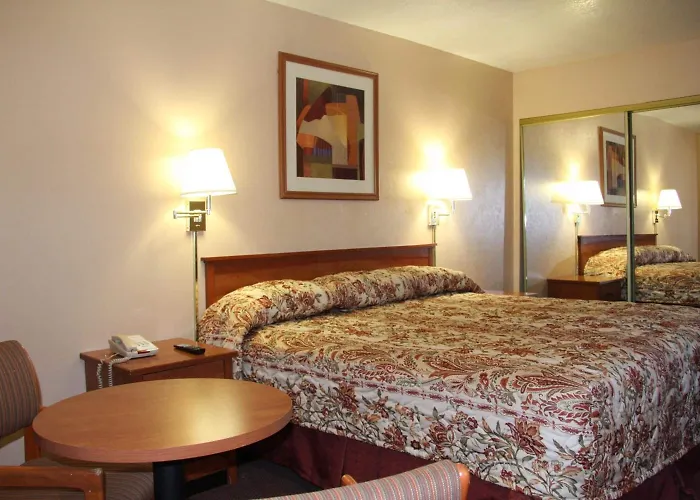 Premier Metro Inn Phoenix