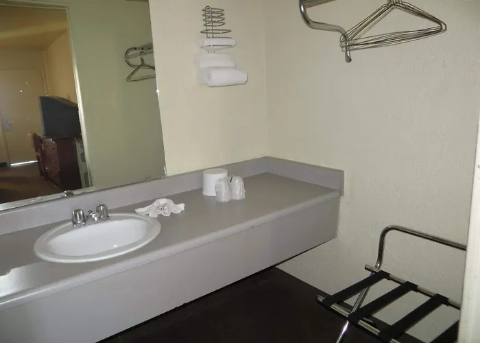 Premier Metro Inn